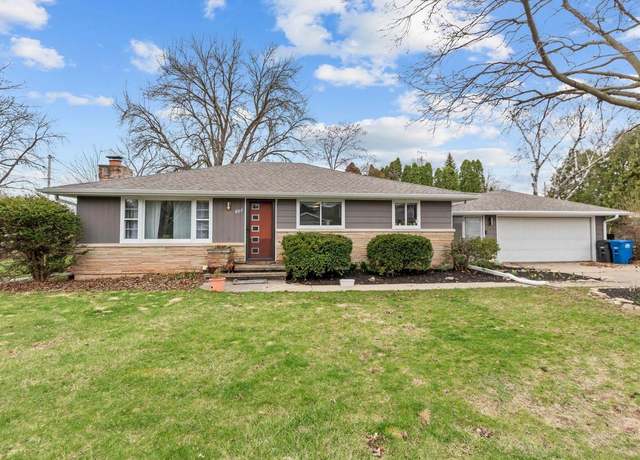 Property at 807 Haase St, Neenah, WI 54956, 3 beds, 2 baths