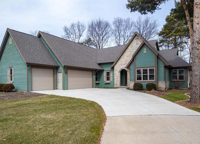 Property at 2010 Pinewood Ct, Menasha, WI 54952, 2 beds, 3.5 baths