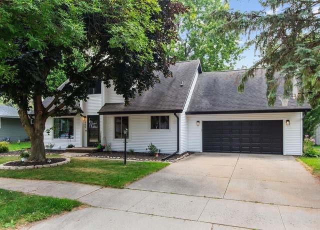 Property at 565 Wildwood Dr, Kaukauna, WI 54130, 4 beds, 3 baths