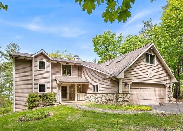 Property at 5997 Bluff Ledge Rd, Sturgeon Bay, WI 54235, 4 beds, 3.5 baths