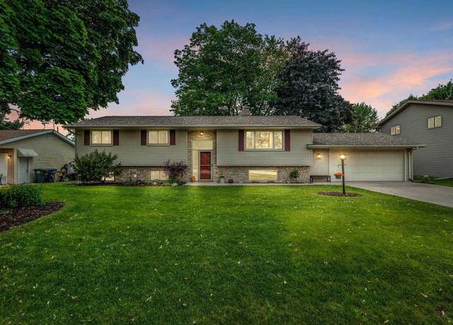 Property at 1266 Home Ave, Menasha, WI 54952, 5 beds, 2 baths