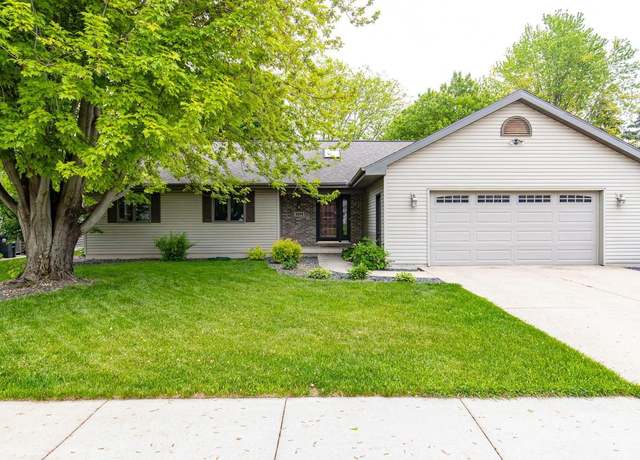 Property at 1074 Pendleton Rd, Neenah, WI 54956, 3 beds, 2 baths