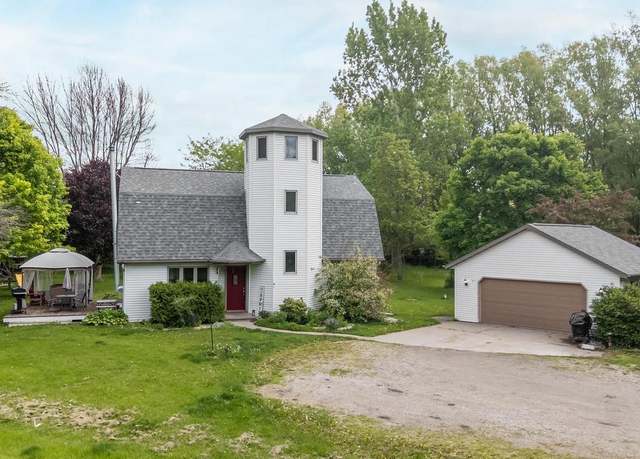 Property at 7459 Jensen Rd, Oshkosh, WI 54904, 3 beds, 2 baths