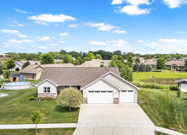 Property at 1019 S Railroad St, Appleton, WI 54915, 3 beds, 2 baths