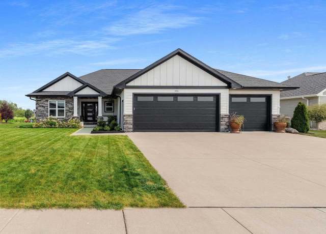 Property at 4216 Downton Cir, Green Bay, WI 54313, 4 beds, 3 baths