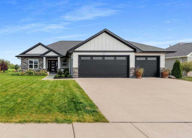 Property at 4216 Downton Cir, Green Bay, WI 54313, 4 beds, 3 baths