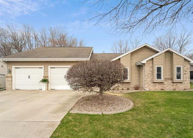 Property at 3311 S Bob O Link Ln, Appleton, WI 54915, 3 beds, 2 baths