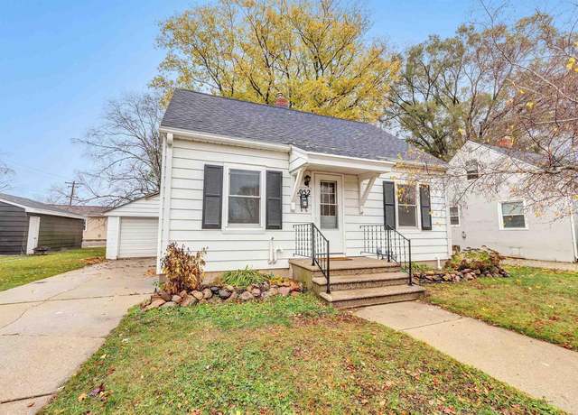 Property at 1052 Henry St, Green Bay, WI 54302, 3 beds, 1 bath