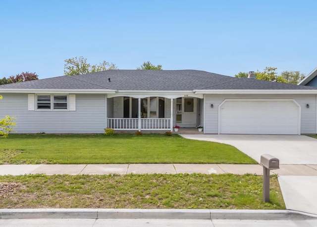 Property at 348 Welhouse Dr, Kimberly, WI 54136, 3 beds, 2 baths