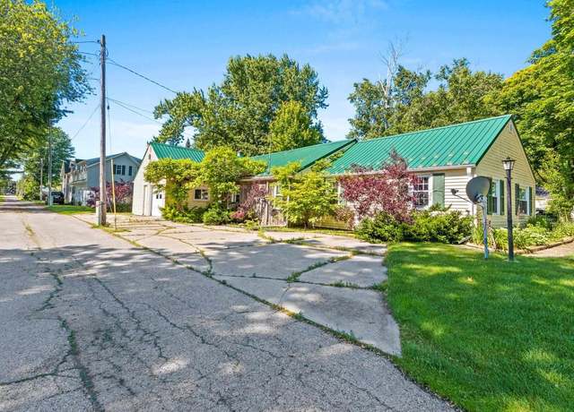 Property at 1320 State St, Algoma, WI 54201, 2 beds, 1 bath