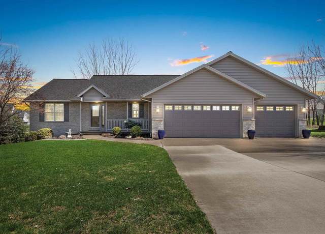 Property at 2431 Oak Ridge Cir, De Pere, WI 54115, 3 beds, 3 baths