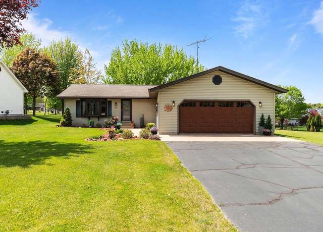 Property at 557 Center St, Berlin, WI 54923, 3 beds, 3 baths
