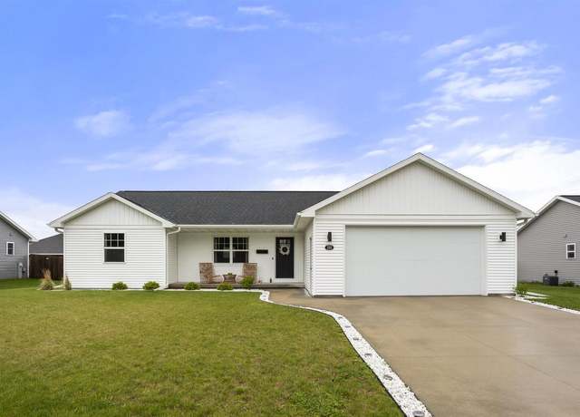 Property at 320 N John St, Kimberly, WI 54136, 3 beds, 2 baths