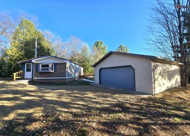 Property at W5029 N Pathfinder Cir, Shawano, WI 54166, 2 beds, 1 bath