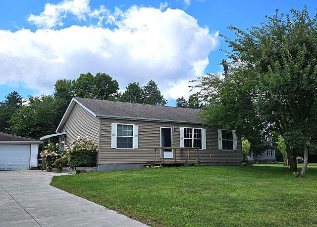 Property at 145 Blaine St, Iola, WI 54945, 3 beds, 2 baths