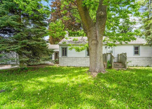 Property at 1411 N Rynders St, Appleton, WI 54914, 2 beds, 1 bath