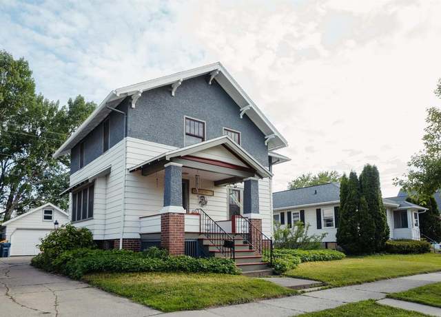 Property at 100 15th St, Fond Du Lac, WI 54935, 3 beds, 2 baths