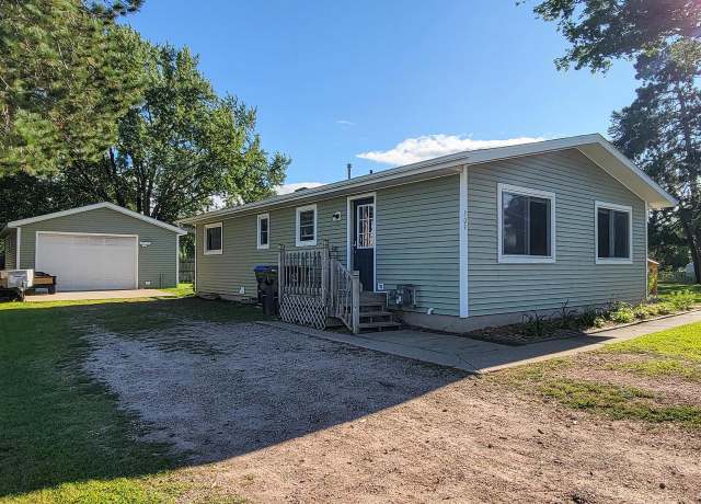 Property at 309 E Ann St, Weyauwega, WI 54983, 3 beds, 1 bath