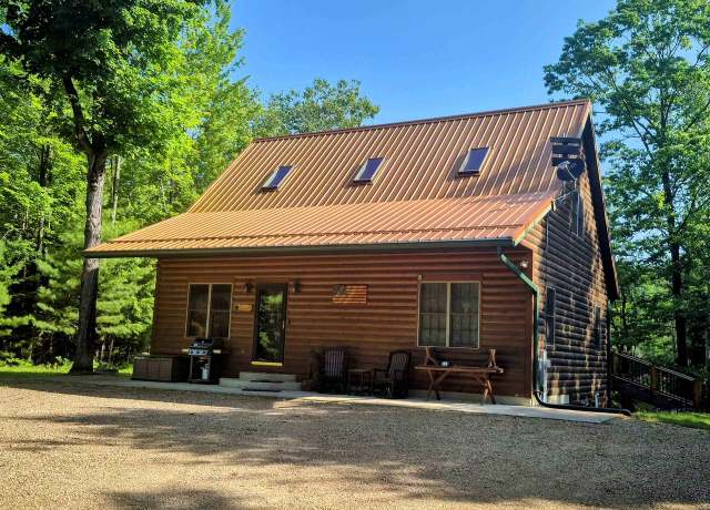 Property at 16431 Woodridge Ln, Mountain, WI 54149, 3 beds, 2 baths