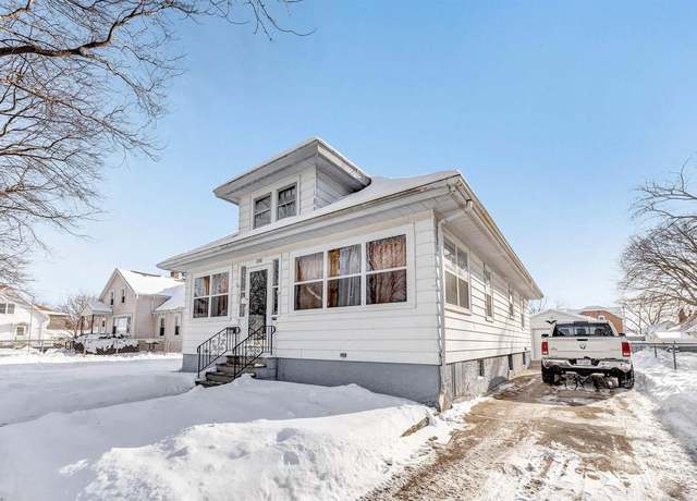 Property at 1358 Smith St, Green Bay, WI 54302, 2 beds, 1 bath