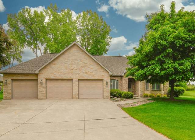 Property at 2585 Remington Ct, Green Bay, WI 54302, 3 beds, 2 baths