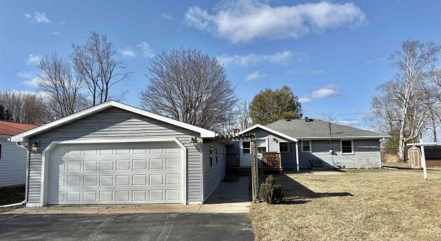 Photo of W4656 Swan Acre Dr, Cecil, WI 54111