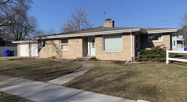 Photo of 745 E Calumet St, Appleton, WI 54915