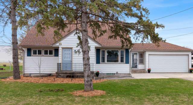 Photo of 701 W Greve Ct, Hilbert, WI 54129