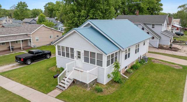 Photo of 803 W North Water St, New London, WI 54961