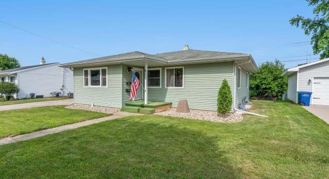 Photo of 611 Park St, Combined Locks, WI 54113