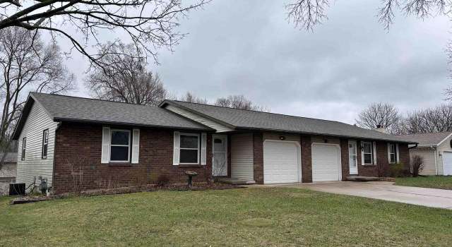 Photo of 1001 Green Ridge Dr, Green Bay, WI 54313