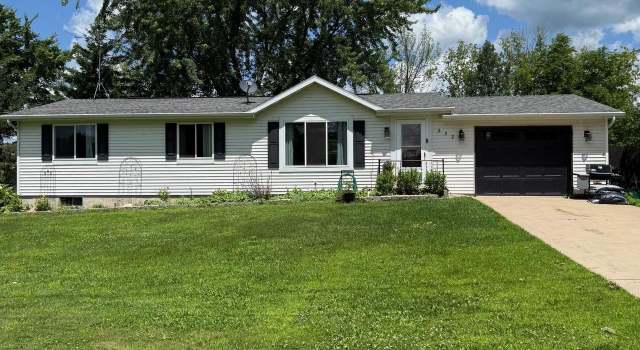Photo of W232 Oak St, Fremont, WI 54940