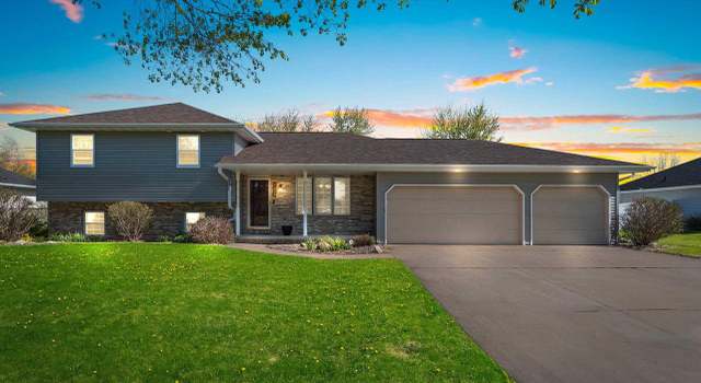 Photo of W7038 Bluebluff Way, Greenville, WI 54942