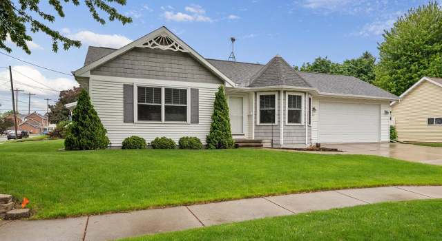 Photo of 395 Foster St, Oshkosh, WI 54902