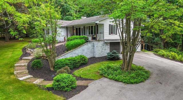 Photo of 4466 Creek Valley Ln, Hobart, WI 54155
