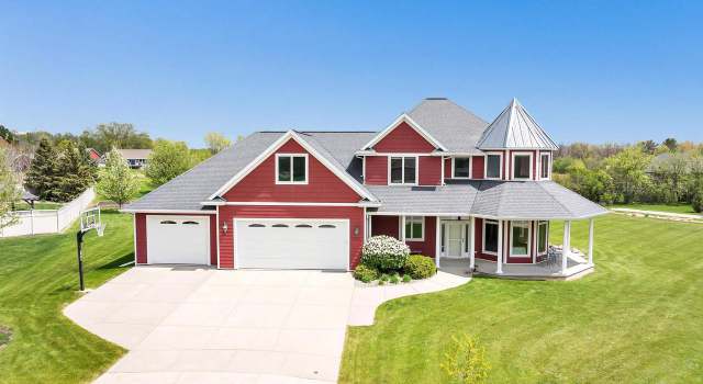 Photo of 992 Aster Ct, De Pere, WI 54115