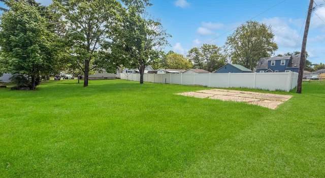 Photo of Gladstone St, Marinette, WI 54143