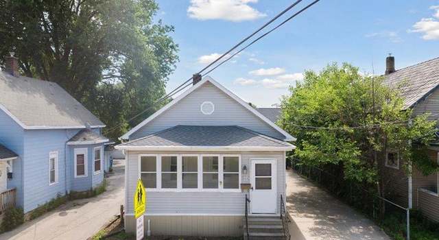 Photo of 606 N Baird St, Green Bay, WI 54302
