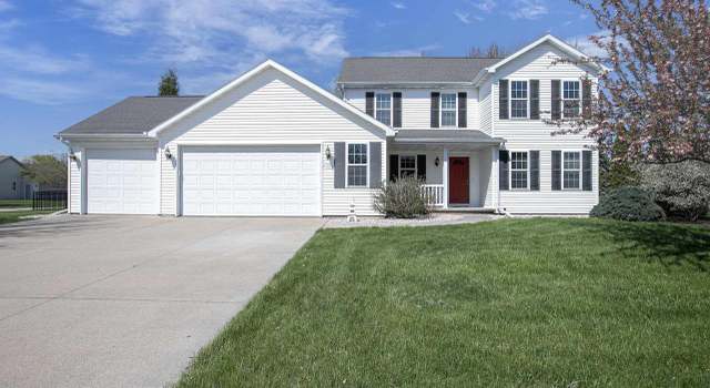 Photo of 1810 Gateway Meadows Ln, Neenah, WI 54956