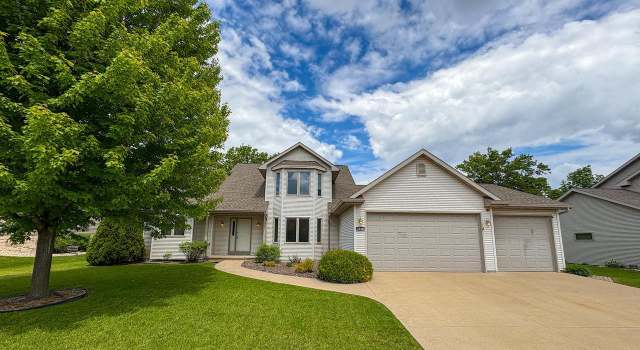 Photo of 3100 Mockingbird Way, Oshkosh, WI 54904