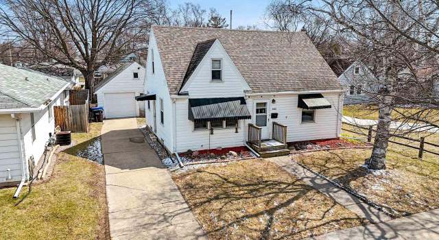 Photo of 2002 N Clark St, Appleton, WI 54911
