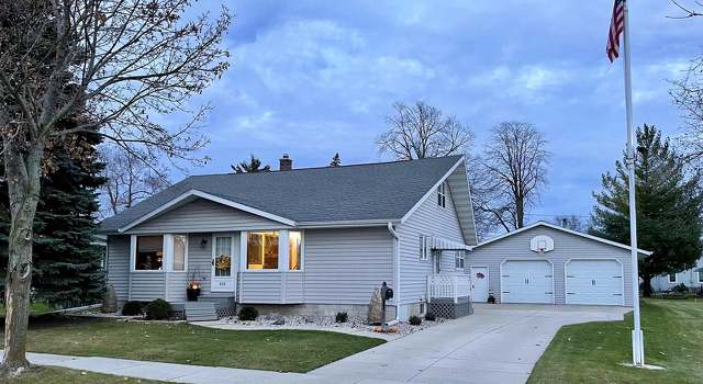 Photo of 836 Bechaud Ave, North Fond Du Lac, WI 54935