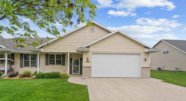 Photo of 536 Coonen Dr, Combined Locks, WI 54113