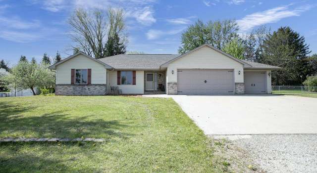 Photo of W6687 W Emerald Ct, Greenville, WI 54942