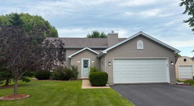 Photo of 440 Riverview Ct, Omro, WI 54963
