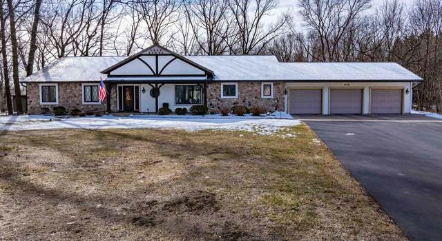 Photo of 935 Oakview Dr, Oneida, WI 54155