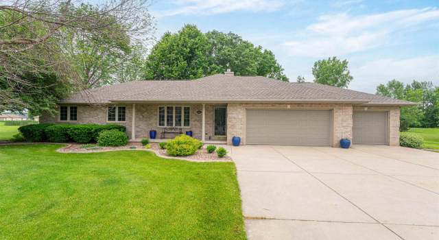Photo of 2893 Woodhaven Cir, De Pere, WI 54115