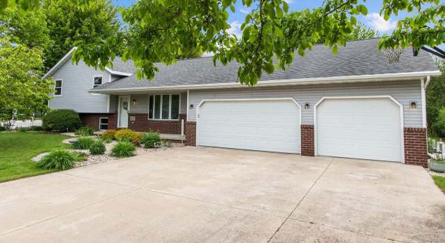 Photo of N9158 Mountainash Ln, Appleton, WI 54915