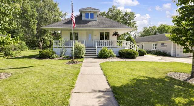Photo of 453 Wolf River Dr, Fremont, WI 54940