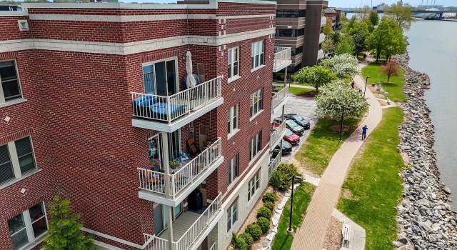 Photo of 118 S Washington St Unit 417B, Green Bay, WI 54301